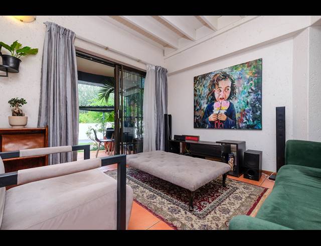 2 BEDROOM APARTMENT TO LET IN LONEHILL